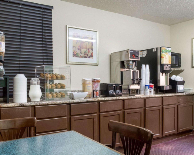 Others 5, Rodeway Inn West Fargo, Cass