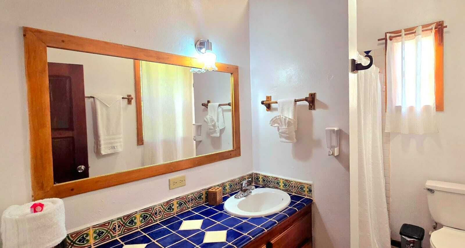Bathroom 4, Tranquility Bay Resort