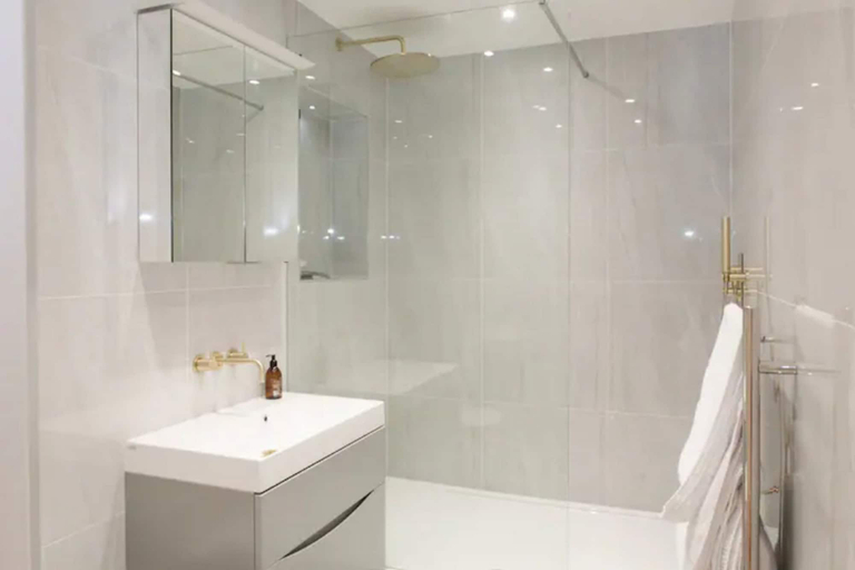 Bathroom 2, Shoreditch - Immaculate 2 Bedrooms Flat For 6, London