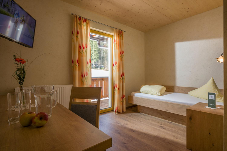 Bedroom 3, Seehotel St Hubertus, Schwaz