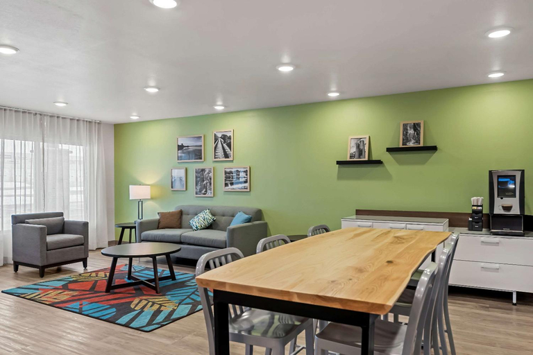 Public Area 2, Woodspring Suites Loves Park Rockford, Winnebago