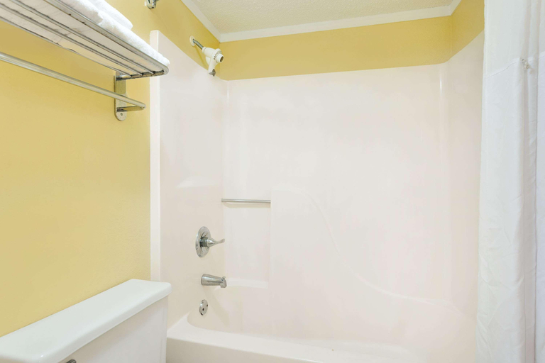 Bedroom, Super 8 by Wyndham Cartersville, Bartow