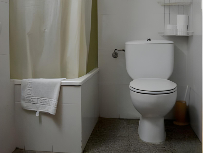 Bathroom 4, Hotel Norai, Girona