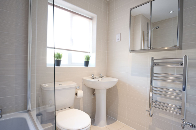 Bathroom 3, KVM - Highclere House, Peterborough