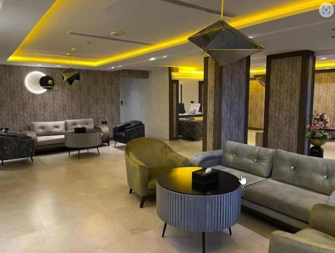 Others 4, Hyatt Town 3, Umluj