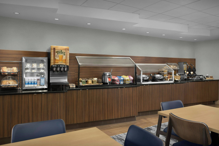 Food & Drinks 4, Fairfield by Marriott Inn & Suites Winston-Salem Hanes Mall, Forsyth