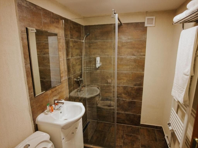 Bathroom, CABANA LAPTICI, Moroeni