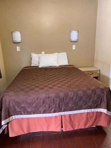 Bedroom 3, Sunlight Motel, Los Angeles
