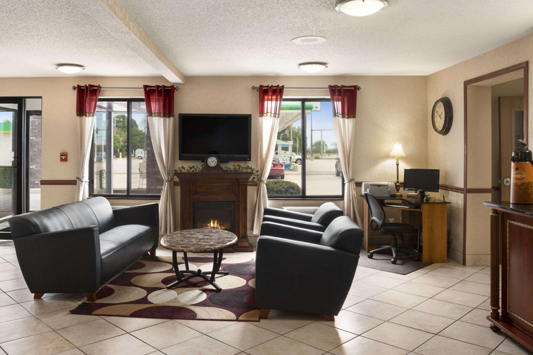 Public Area 2, Days Inn by Wyndham Oglesby/ Starved Rock, La Salle