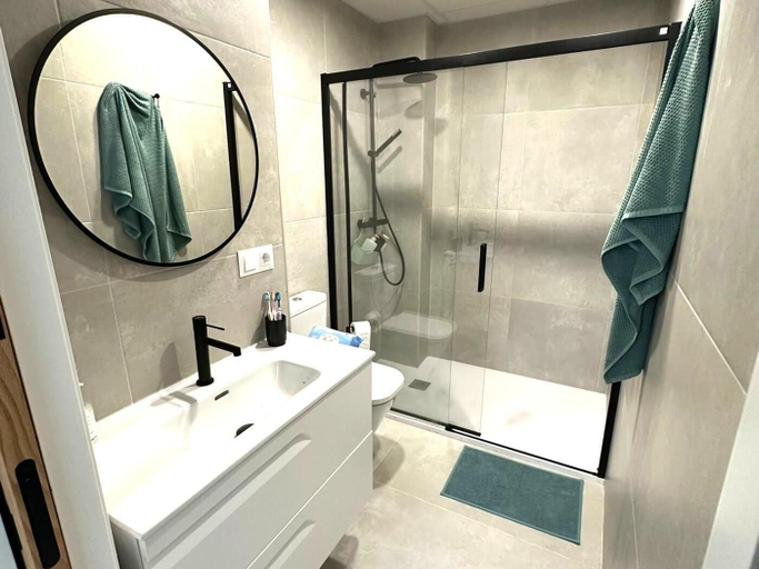 Bathroom, La Bodega Penhouse in Conil de la Frontera, Cádiz