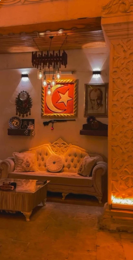 Others 2, Hasan Paşa Otel ve Sıra Gecesi, Merkez