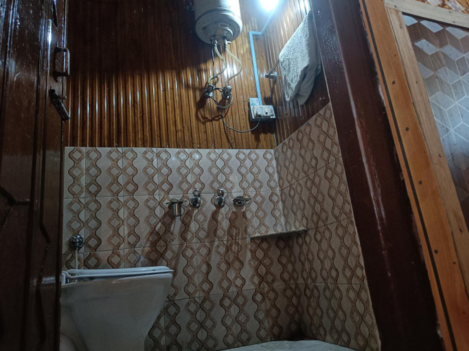 Bathroom 3, Jeet home stay, Shimla