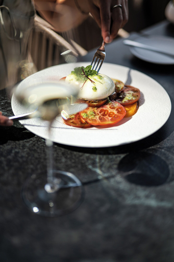 Food & Drinks 5, Miiro The Mansard, Saanen