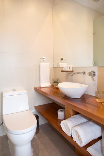 Bathroom 2, Maki Hotel, Cautín