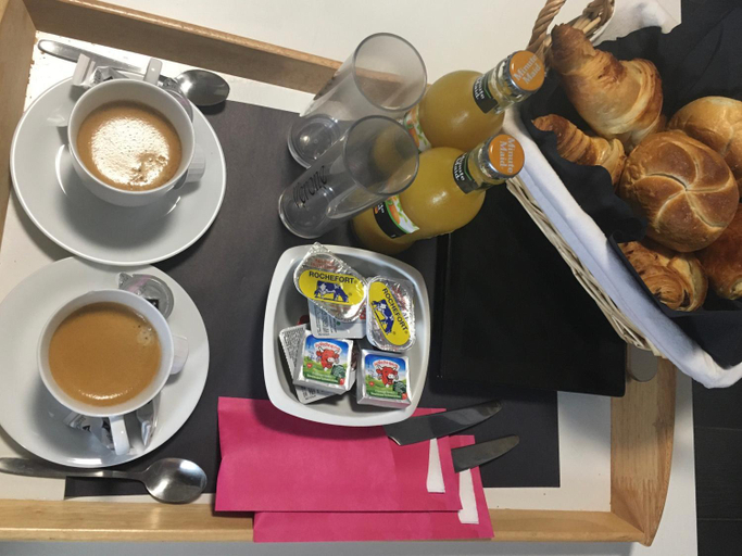 Food & Drinks 4, V E R O N E - Rooms & Suites - Liege - Rocourt, Liège
