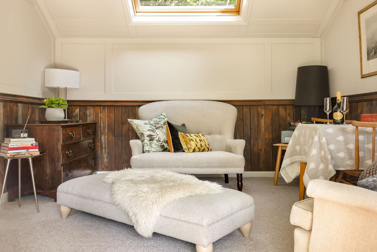 Room 3, The Hut Rawsons in Levens, Cumbria