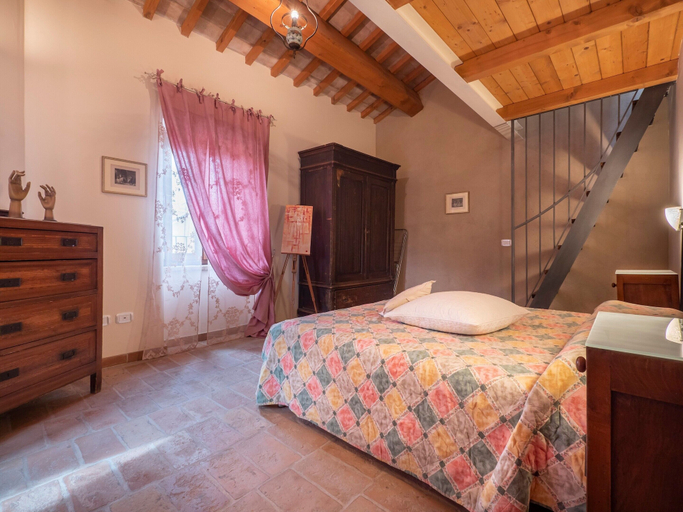 Room 3, Apartment in Villagrande di Mombaroccio, Pesaro E Urbino