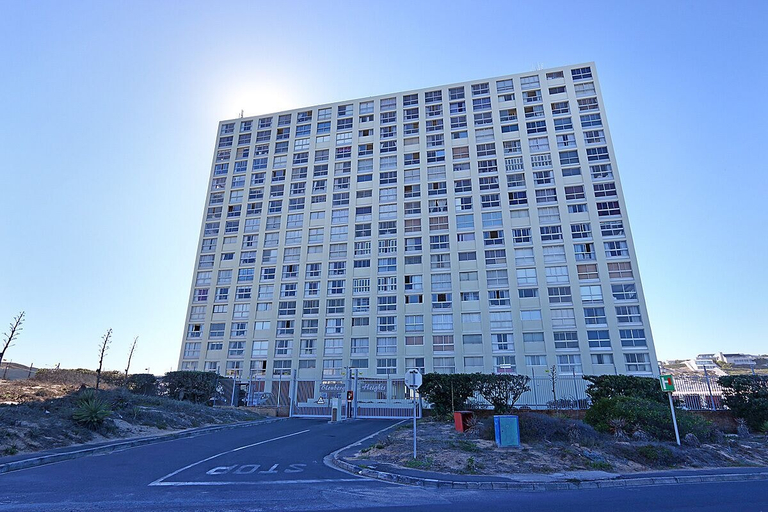 Others 5, Blouberg Heights 202, City of Cape Town