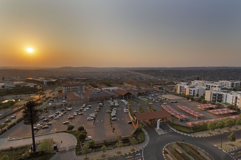 Others 5, Ellipse Waterfall 3911, City of Johannesburg