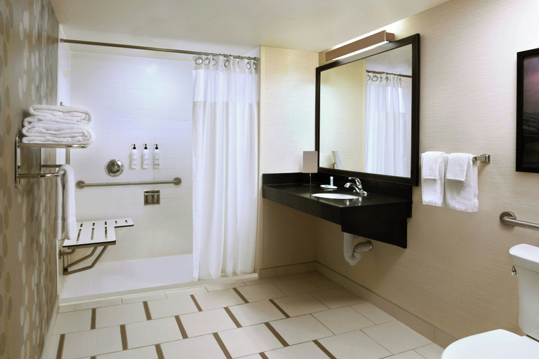 Bathroom 4, Fairfield Inn & Suites by Marriott Calgary Downtown, Division No. 6