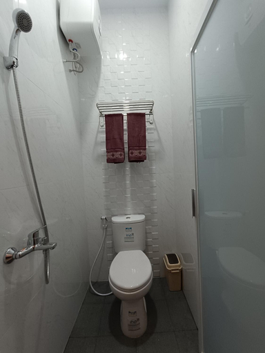 Bathroom 4
