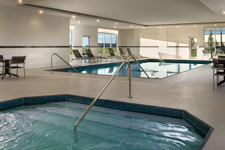 Sport & Beauty, Hyatt Place Calgary Airport, Division No. 6