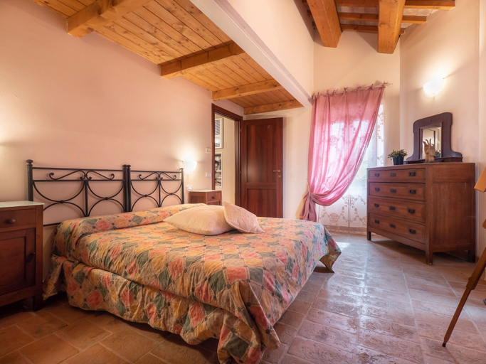 Room 4, Apartment in Villagrande di Mombaroccio, Pesaro E Urbino