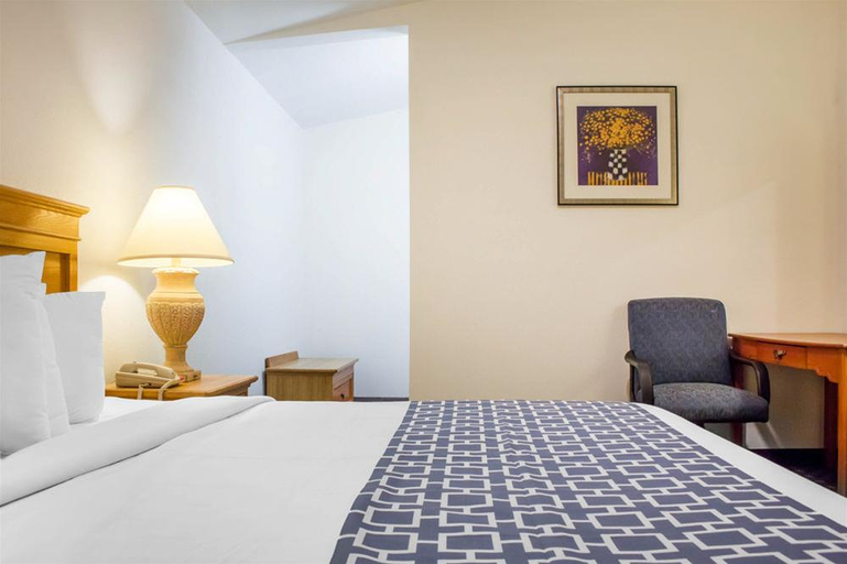 Bedroom 3, Rodeway Inn Old Town Scottsdale, Maricopa