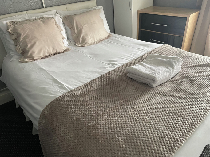Bedroom 2, Somerville Hotel, Blackpool