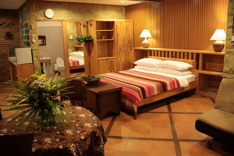 Bedroom 3, The Pinewood Lodge & Organic Farm, Bogor