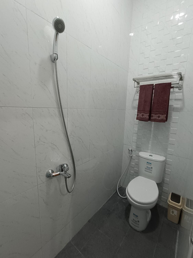 Bathroom 11
