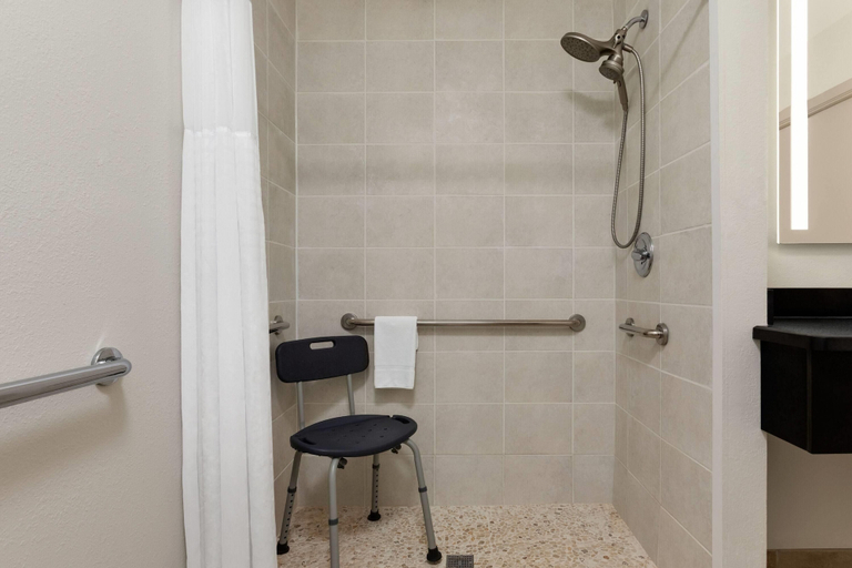 Bathroom 4, Ramada by Wyndham Del Rio, Val Verde