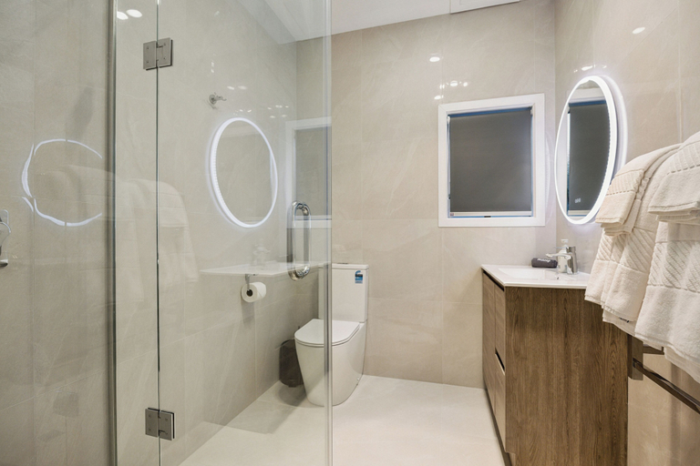 Bathroom, Aroha Motel, Manukau