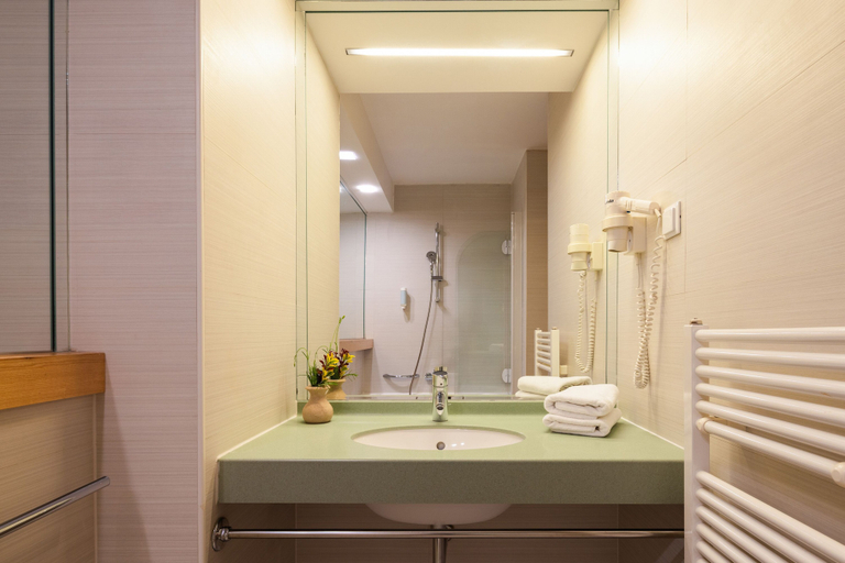 Bathroom 5, Aminess Vival Velaris Resort, Supetar