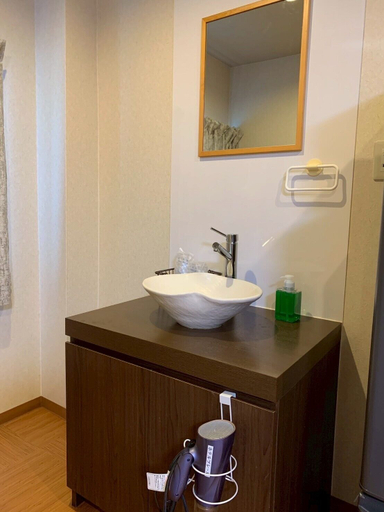 Bathroom 18