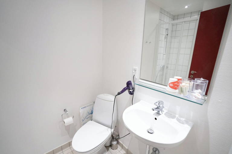 Bathroom 4, Hotel Medi, Ikast-Brande
