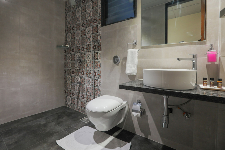 Bathroom 4, Enrise by Sayaji Khed Shivapur, Pune