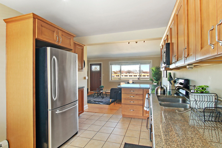 Others 5, Sunny 1BR Apt in Suburb - Salem 3C rep, Cook
