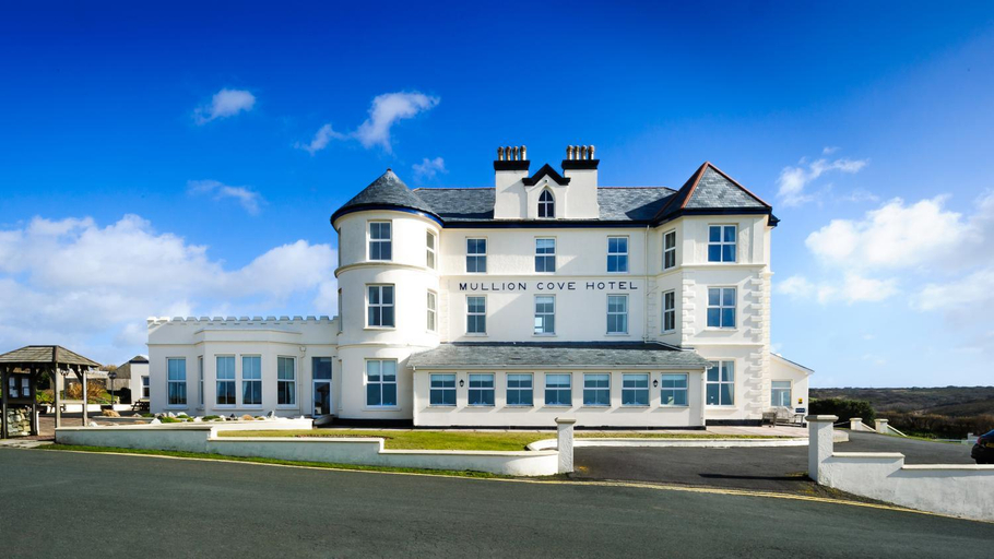 Exterior & Views 2, Mullion Cove Hotel & Spa, Cornwall