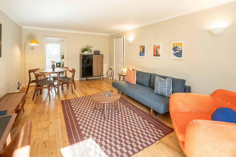 Others 5, Serene Garden Flat - Steps From Tower Bridge, London