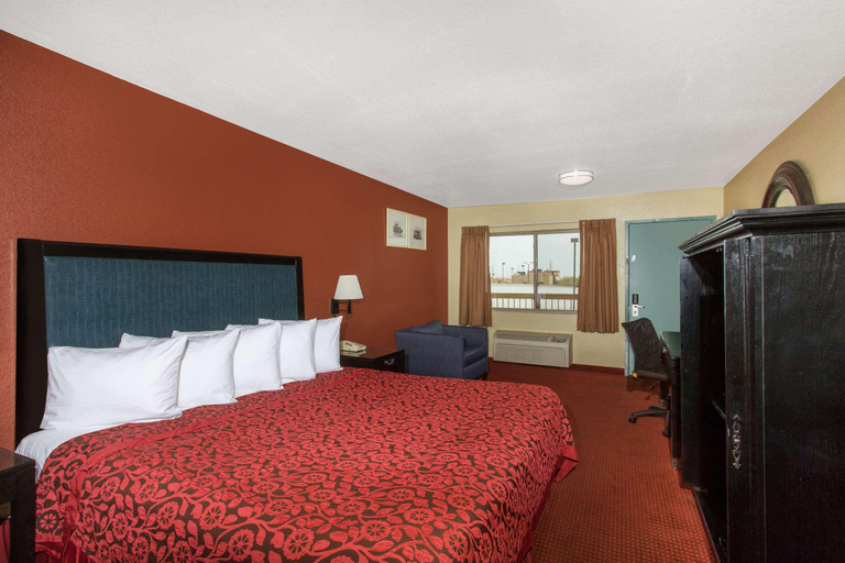 Bedroom 4, Days Inn by Wyndham Buckeye, Maricopa