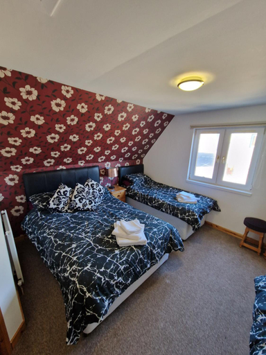 Bedroom 4, The harbour inn, Moray