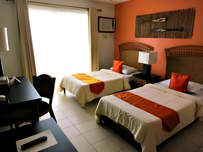 Bedroom 2, Eagle Point Beach and Dive Resort, Mabini