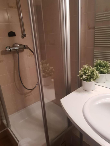 Bathroom 3, Hotel am Klosterbrunnen, Steinburg