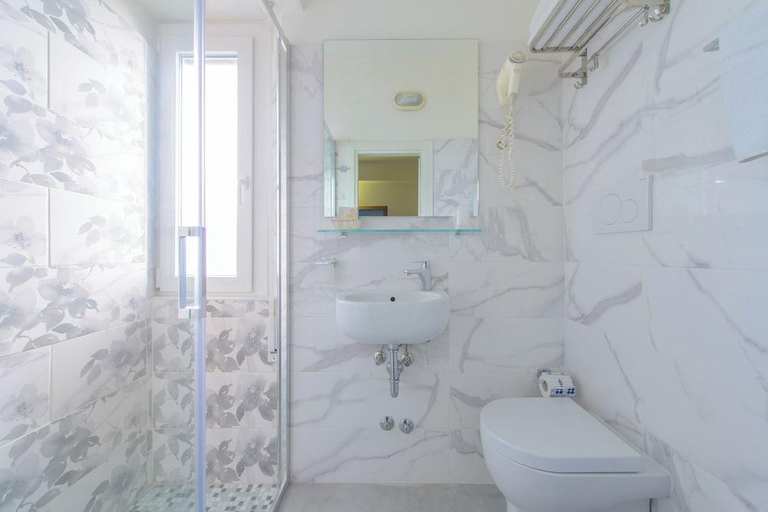Bathroom 3, Hotel San Marino, Rimini