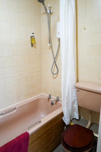 Bathroom 4, Fox & Hounds Hotel, Devon