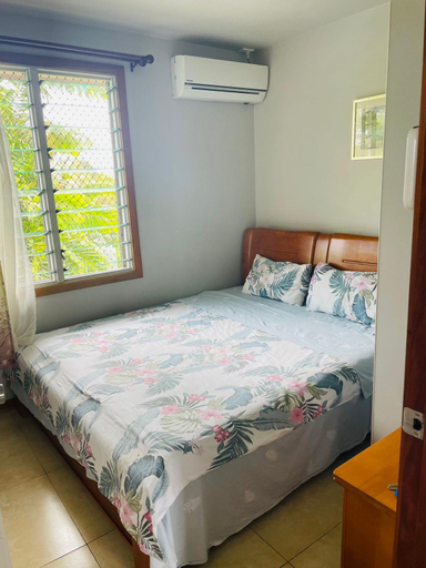 Bedroom 2, Two bedroom -King sized bedroom-Free parking