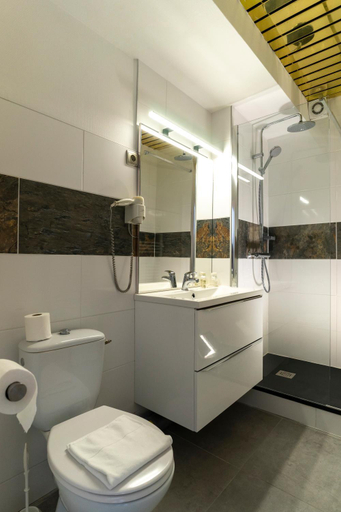 Bathroom 4, Hôtel du Midi, Isère