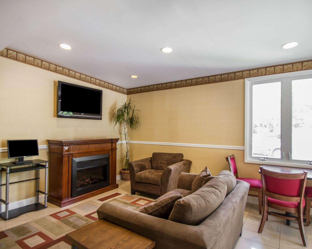 Public Area 4, Econo Lodge Inn & Suites Old Saybrook - Westbrook, Middlesex