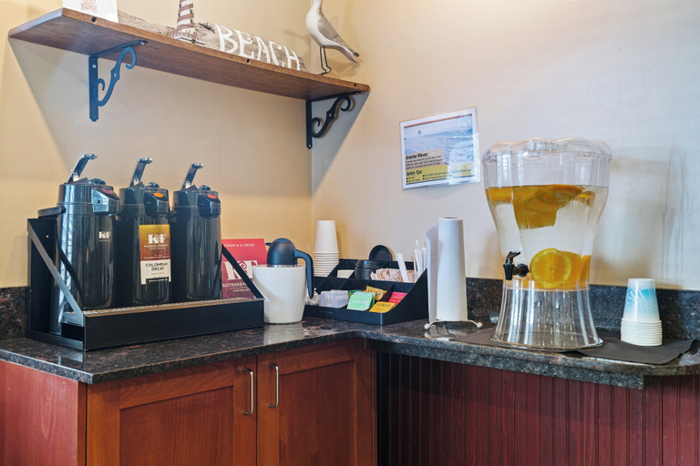 Food & Drinks, Tolovana Inn, Clatsop